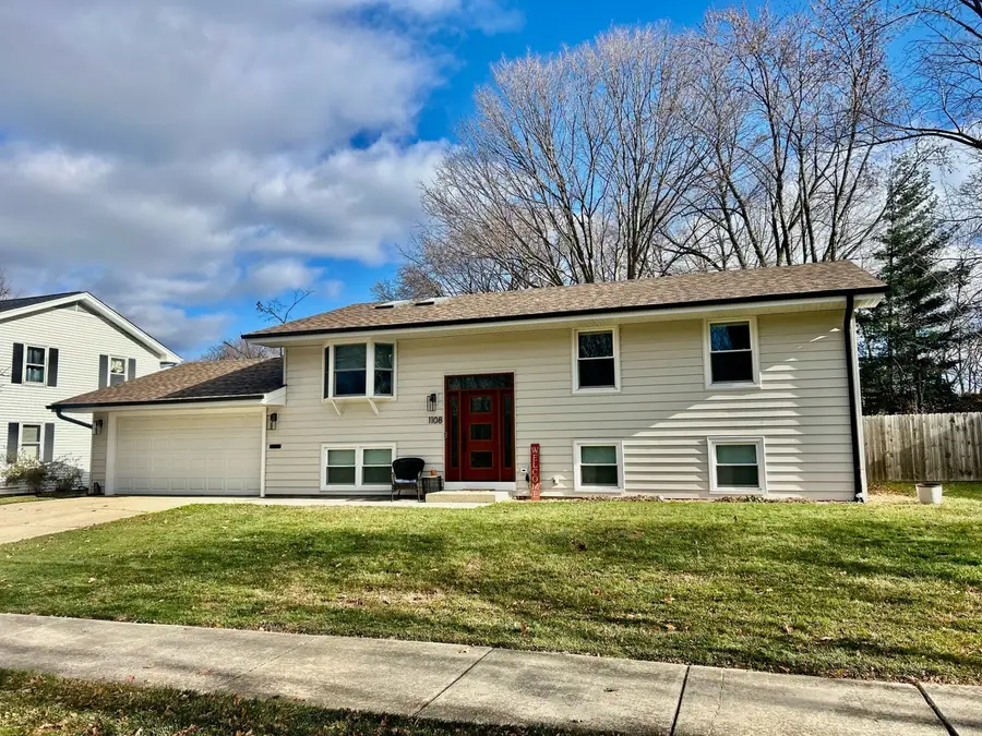 1108 S 12th Street, Saint Charles, IL 60174 - Image #2