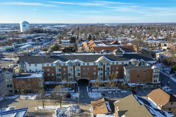 100 N Bokelman Street #325, Roselle, IL 60172