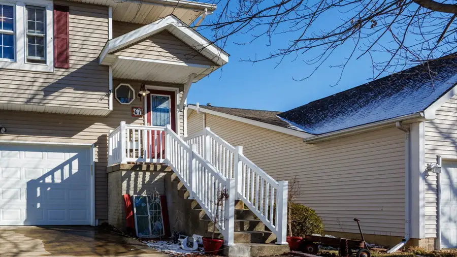 67 Oak Park Road, Bloomington, IL 61701 - Image #2