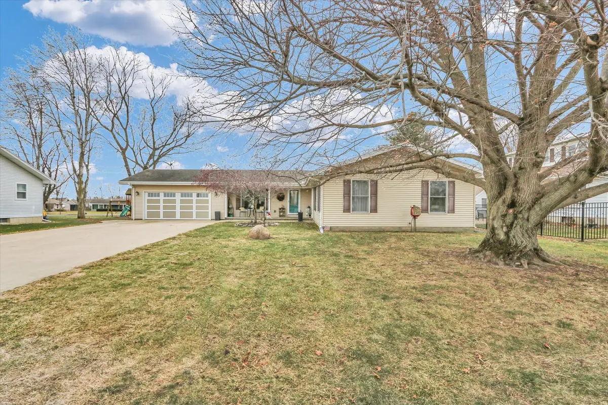 703 E Washington Street, Tolono, IL 61880 - Image #1