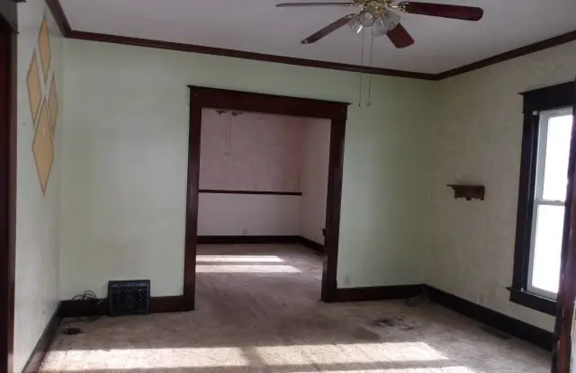 306 S Oakwood Street, Oakwood, IL 61858 - Image #2