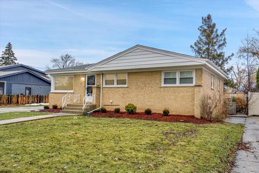 9317 Olcott Avenue, Morton Grove, IL 60053 - Image #3