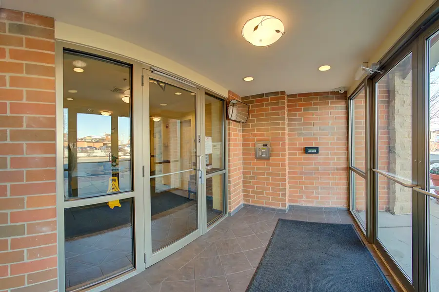 9530 Cook Avenue #414, Oak Lawn, IL 60453 - Image #2