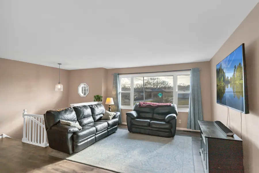 103 Fir Street, Lake In The Hills, IL 60156 - Image #3