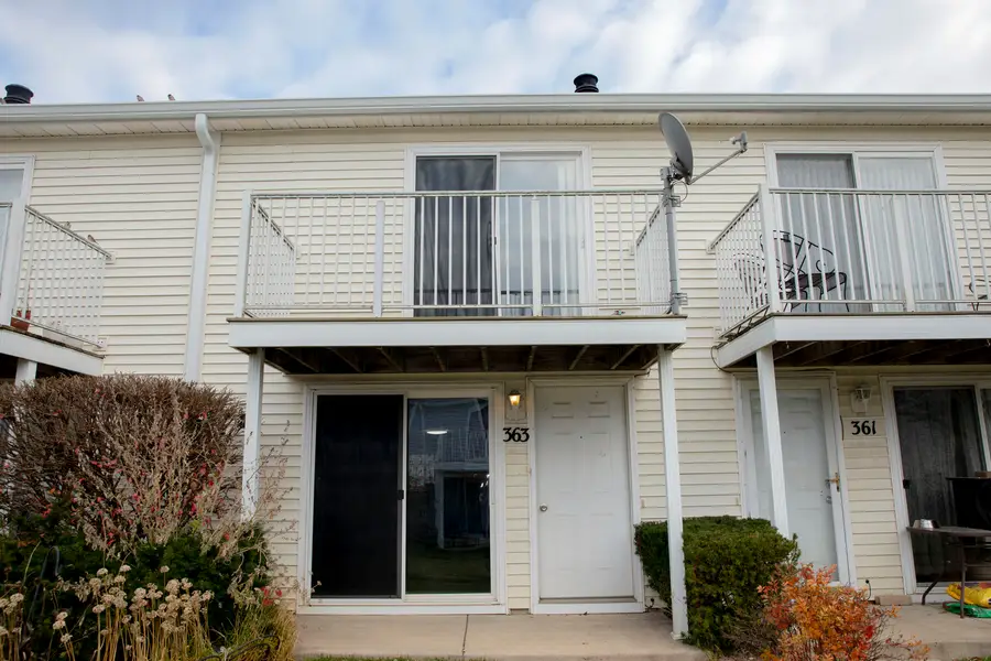 363 Meadow Green Lane #363, Round Lake Beach, IL 60073 - Image #3