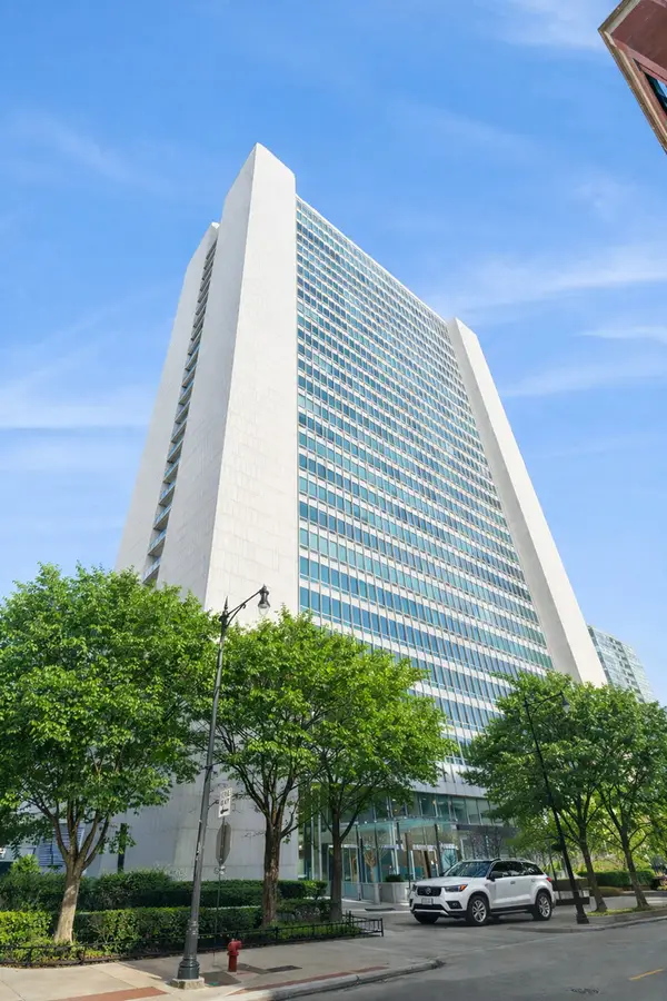 500 W Superior Street #1308, Chicago, IL 60654