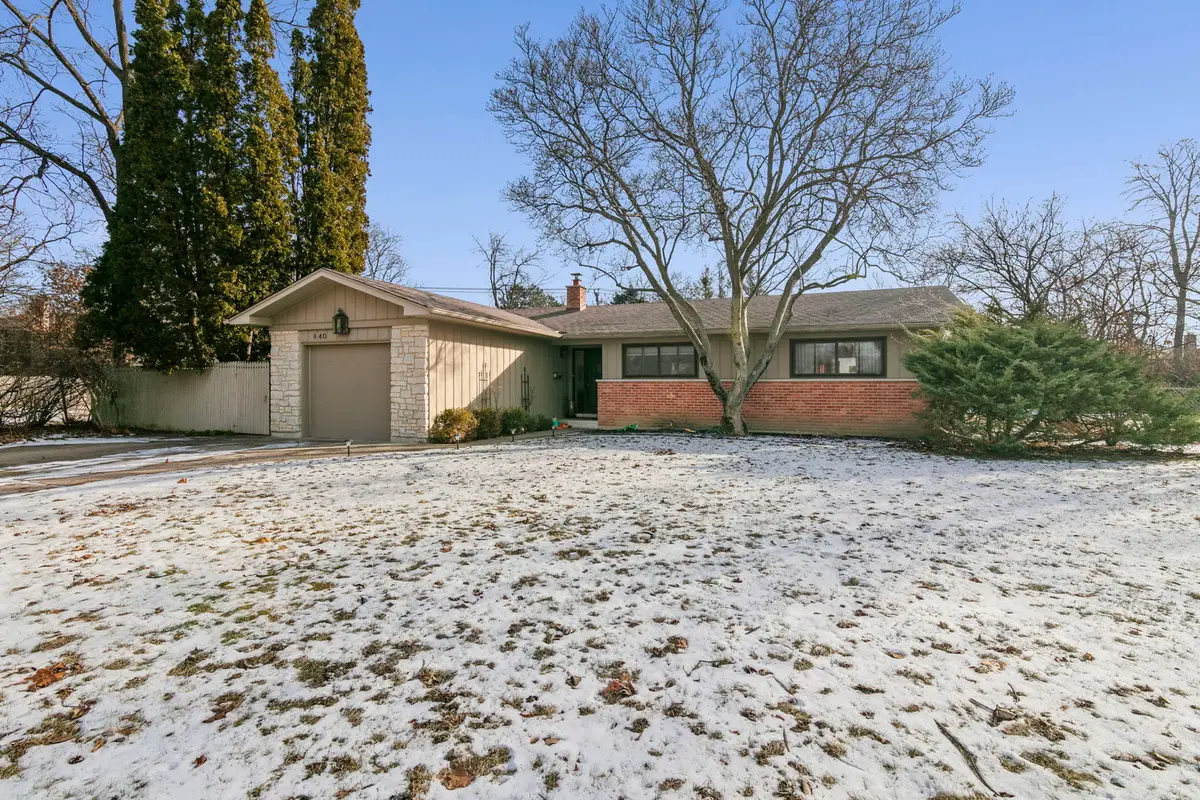 840 Auburn Court, Highland Park, IL 60035 - Image #1