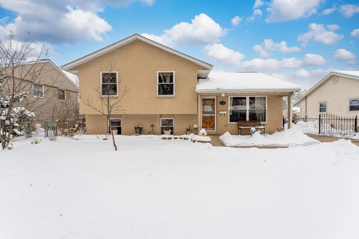 38 W Altgeld Avenue, Glendale Heights, IL 60139 - Image #1