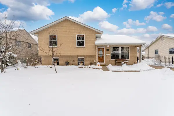 38 W Altgeld Avenue, Glendale Heights, IL 60139