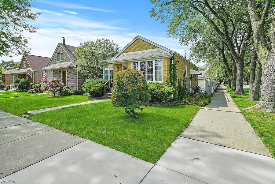 5700 S Neenah Avenue, Chicago, IL 60638 - Image #2