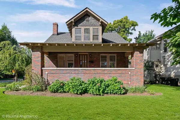 418 S Hough Street, Barrington, IL 60010