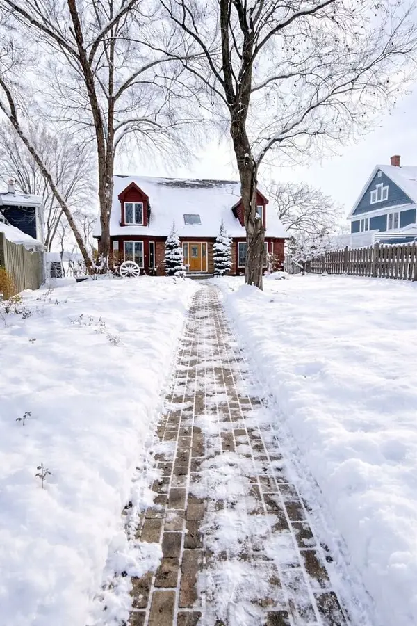 3321 N Bayview Lane, McHenry, IL 60051