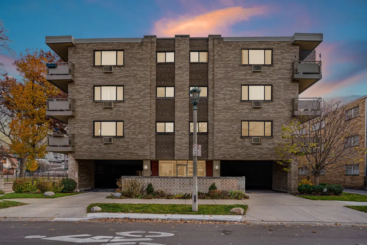 224 N Kenilworth Avenue #4D, Oak Park, IL 60302 - Image #1