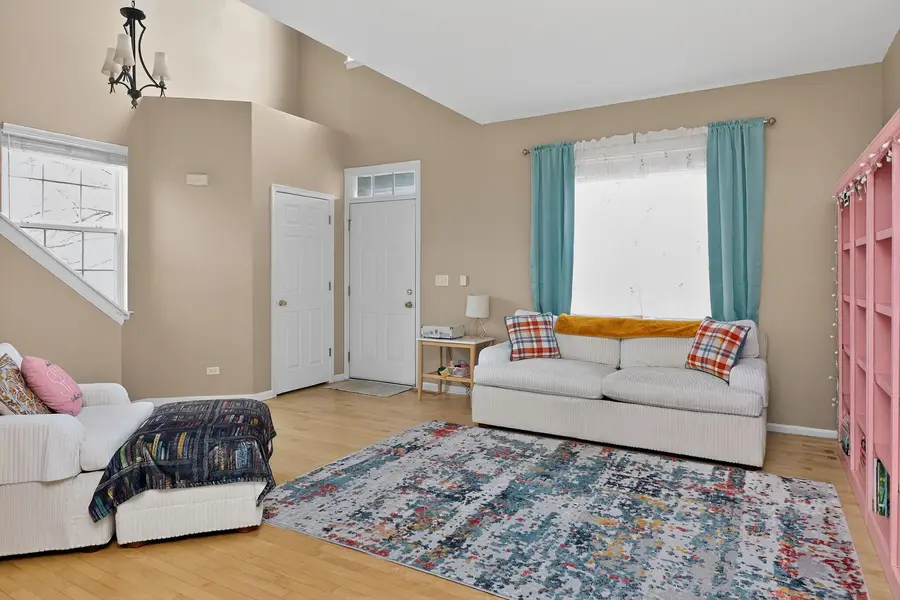 4781 Highwood Lane, Lake In The Hills, IL 60156 - Image #3