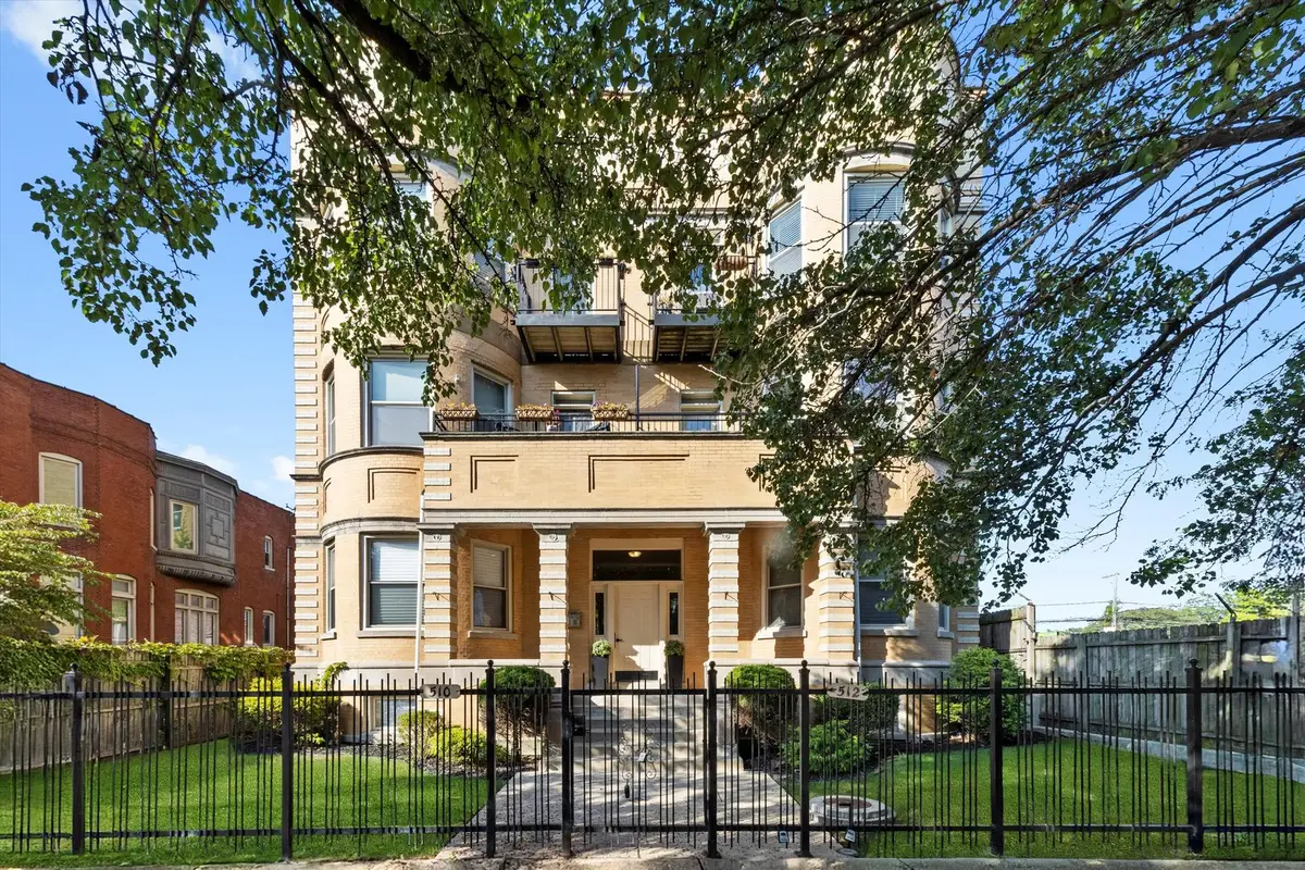512 E Oakwood Boulevard #2, Chicago, IL 60653 - Image #1
