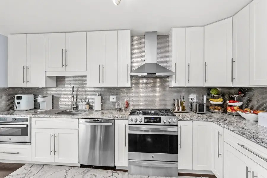 1585 W Oakmont Road, Hoffman Estates, IL 60169 - Image #3