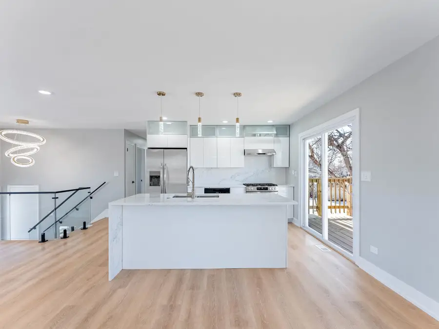 1116 S Busse Road, Mount Prospect, IL 60056 - Image #3