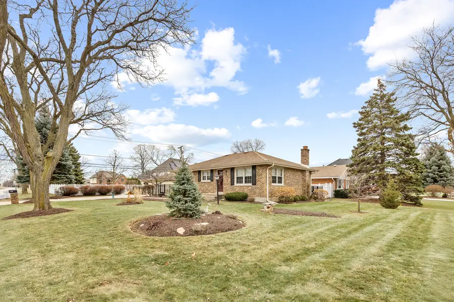 132 E Gladys Avenue, Elmhurst, IL 60126 - Image #2