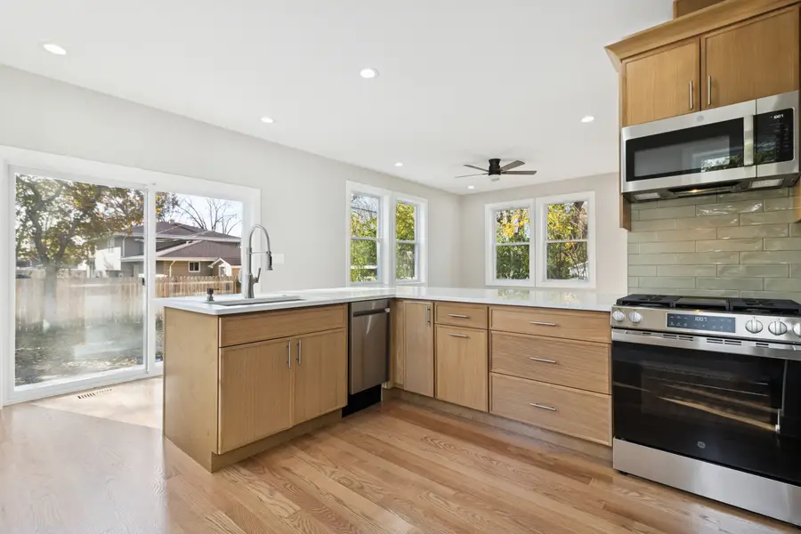 302 Hughes Avenue, Lockport, IL 60441 - Image #2