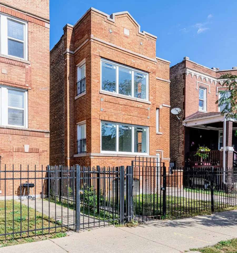 4044 W Kamerling Avenue, Chicago, IL 60651 - Image #2