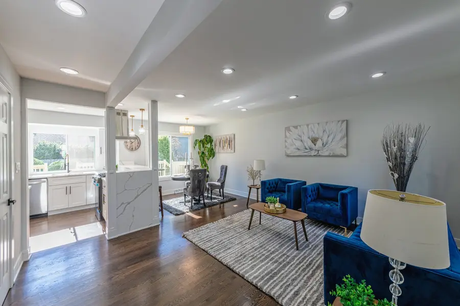 380 Ventura Club Drive, Roselle, IL 60172 - Image #3