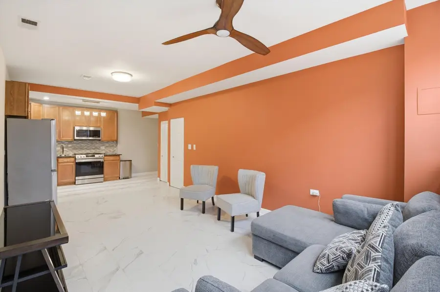 3808 W Belle Plaine Avenue #G, Chicago, IL 60618 - Image #3