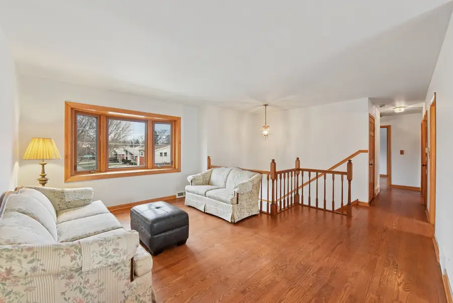 325 E Prairie Avenue, Lombard, IL 60148 - Image #3