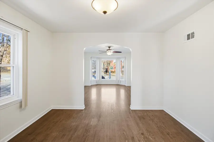 6659 W Foster Avenue, Chicago, IL 60656 - Image #2