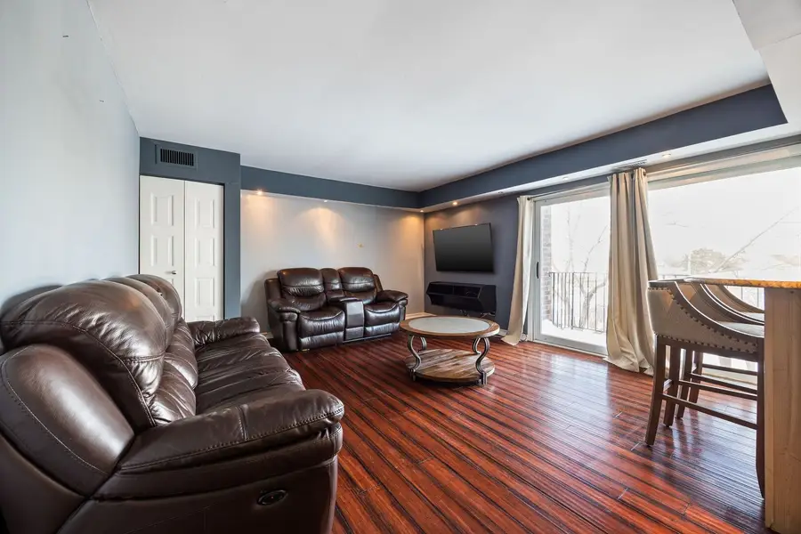 Address Withheld By Seller, Wheeling, IL 60090 - Image #3