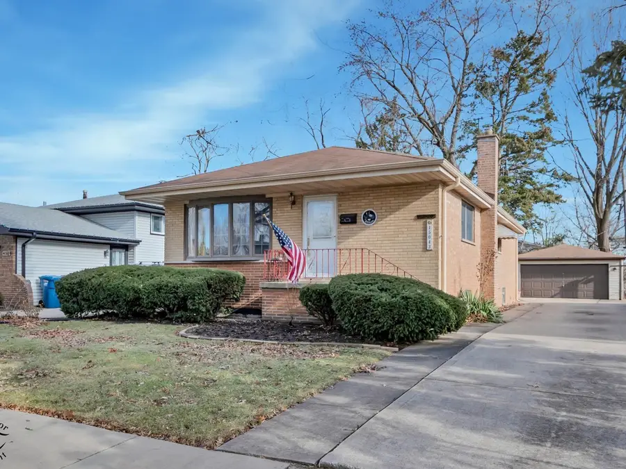 15043 Tripp Avenue, Midlothian, IL 60445 - Image #2