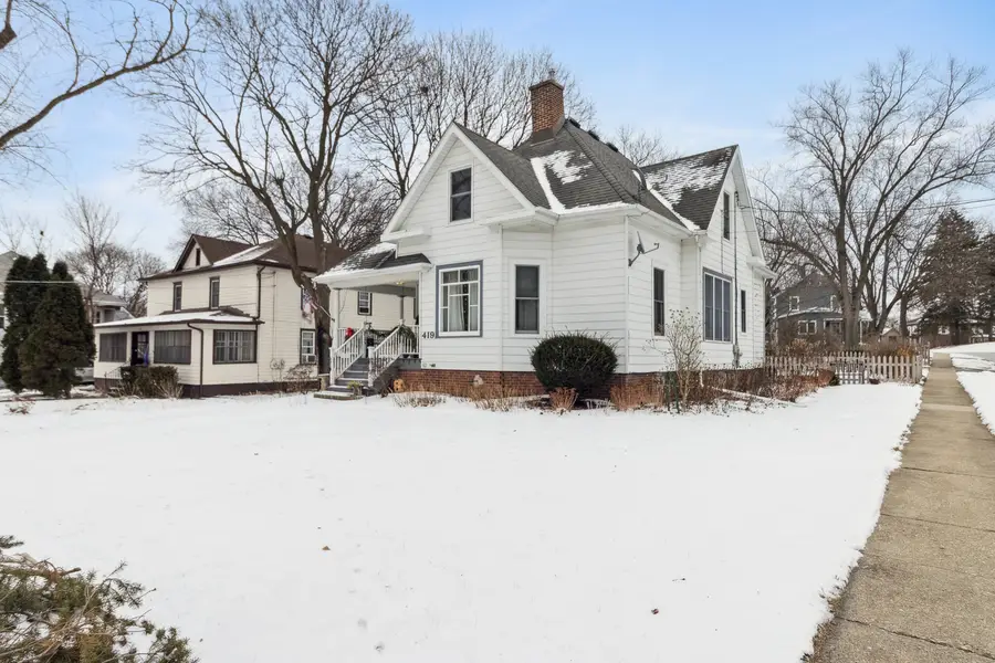 419 Dean Street, Woodstock, IL 60098 - #3