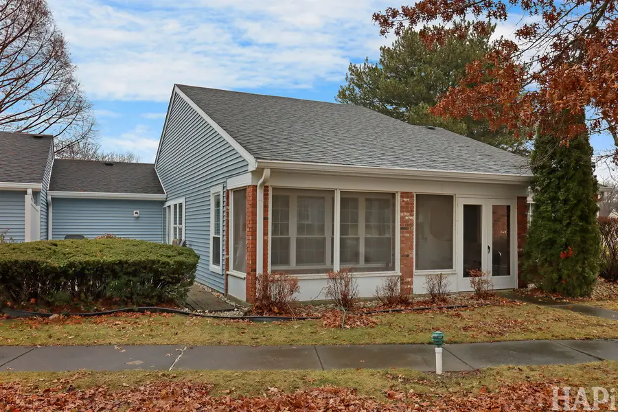 7205 Hastings Circle #330, Fox Lake, IL 60020 - Image #2