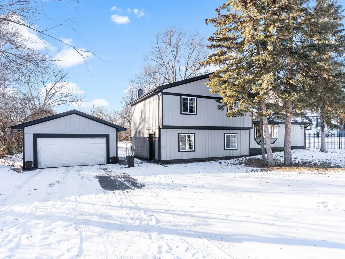 1906 N Summit Street, Wheaton, IL 60187 - Image #1