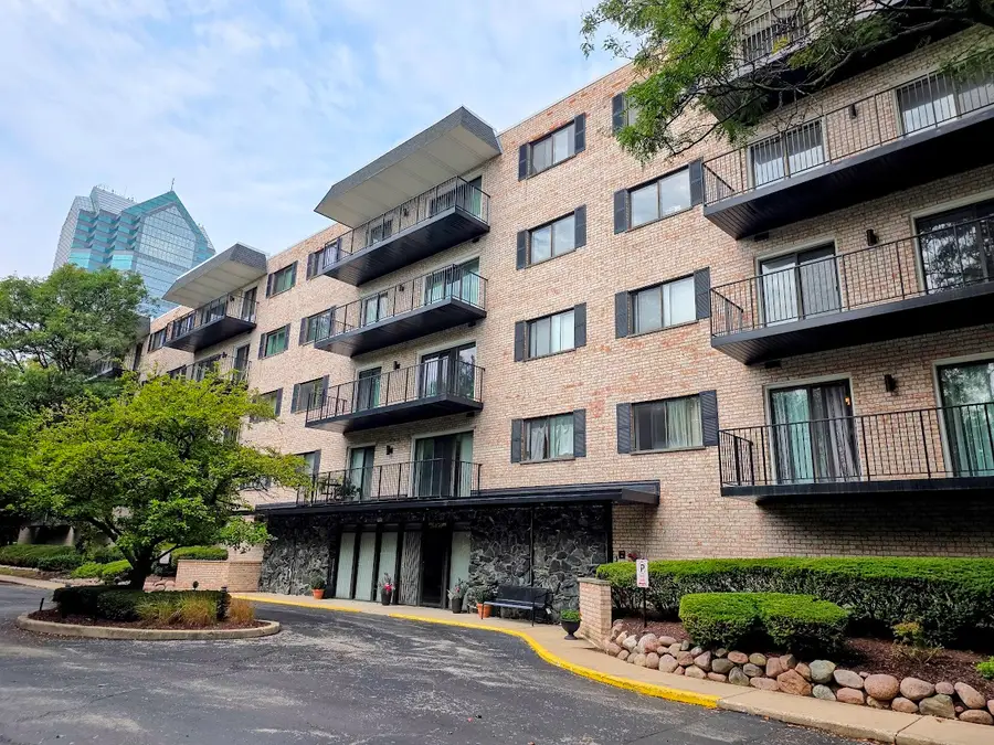1S150 Spring Road #5B, Oakbrook Terrace, IL 60181 - Image #3