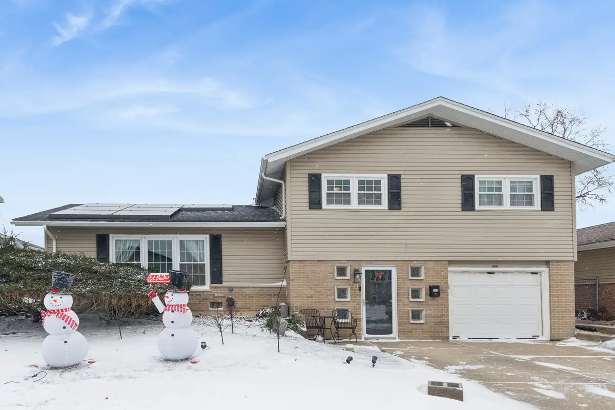 15201 Geoffrey Road, Oak Forest, IL 60452 - Image #1