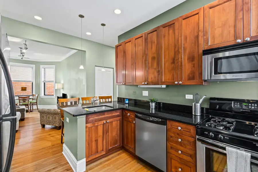 667 W Barry Avenue #3N, Chicago, IL 60657 - Image #2