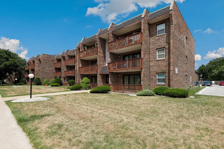 3704 215th Street #205, Matteson, IL 60443 - #2