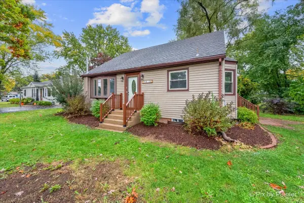 3019 W Lincoln Road, McHenry, IL 60051