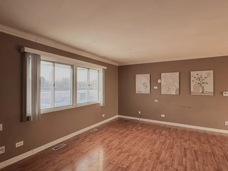 1447 Fremont Drive, Hanover Park, IL 60133 - Image #3