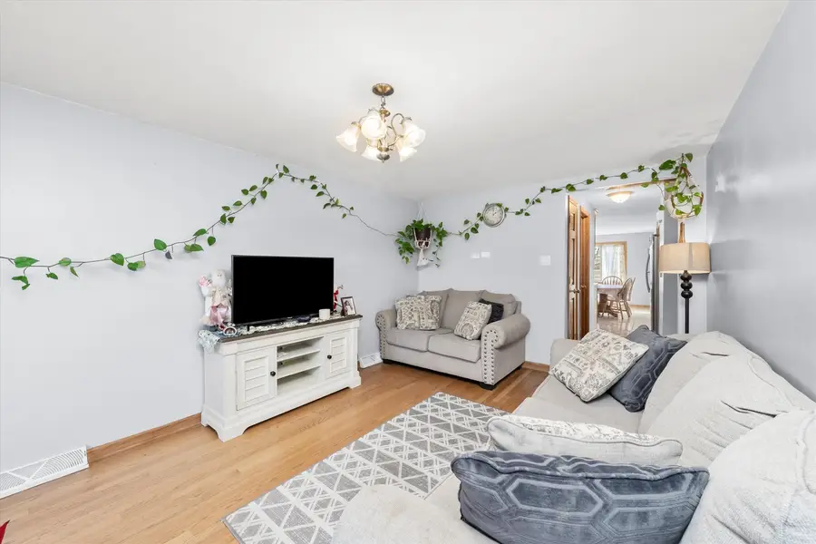 7726 Neenah Avenue, Burbank, IL 60459 - Image #3