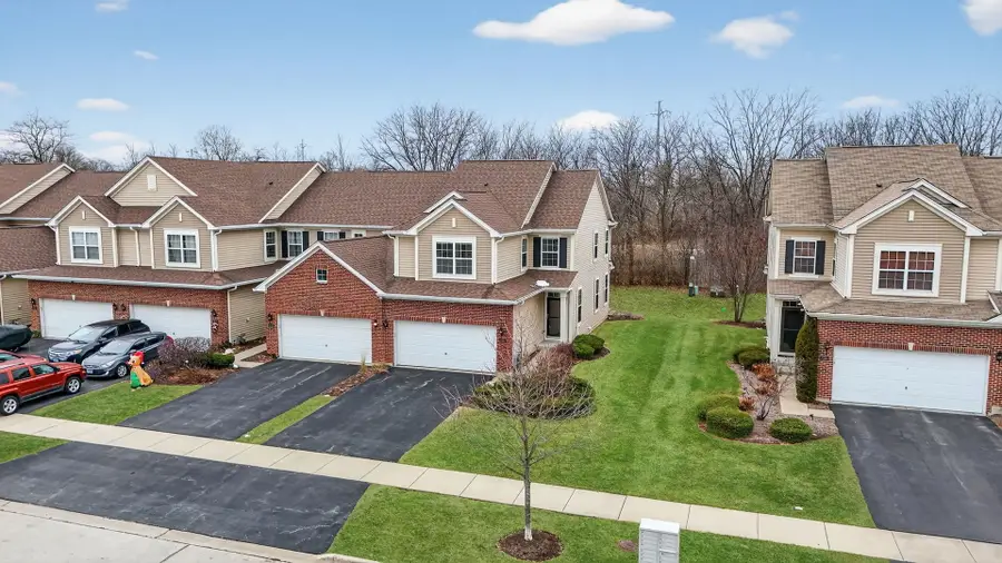 334 Buckingham Court, Lombard, IL 60148 - Image #2