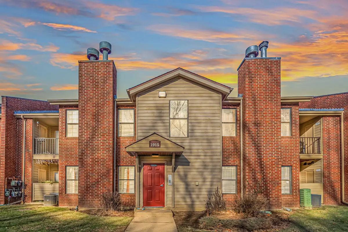 1915 N Hicks Road #208, Palatine, IL 60074 - Image #1