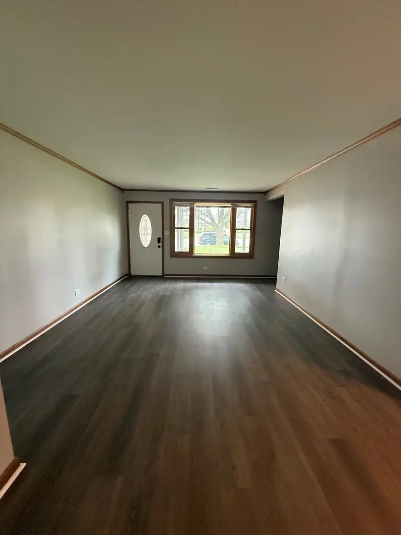 674 E Algonquin Road, Des Plaines, IL 60016 - Image #3