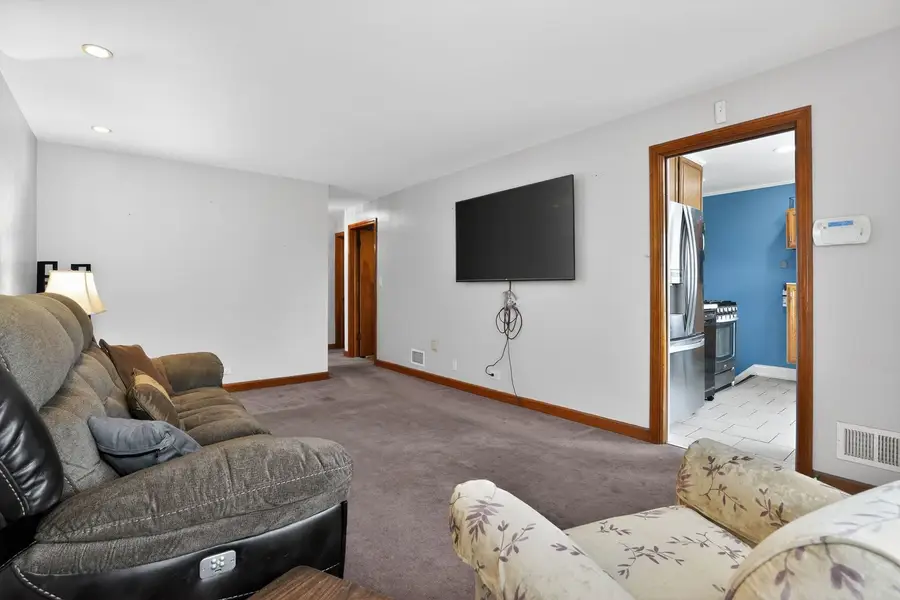 5321 N Mcvicker Avenue, Chicago, IL 60630 - Image #3