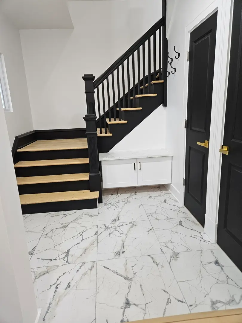 5402 N Mobile Avenue, Chicago, IL 60630 - Image #2