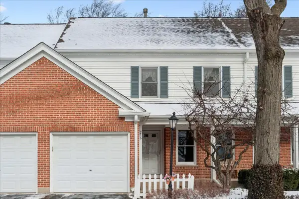 216 Country Club Drive, Prospect Heights, IL 60070