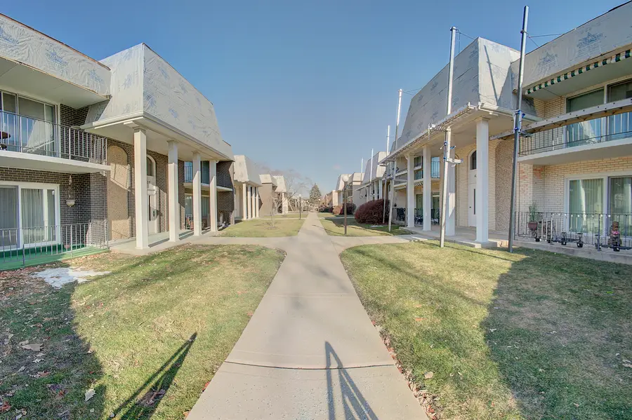 4110 W 99th Street #D, Oak Lawn, IL 60453 - Image #2