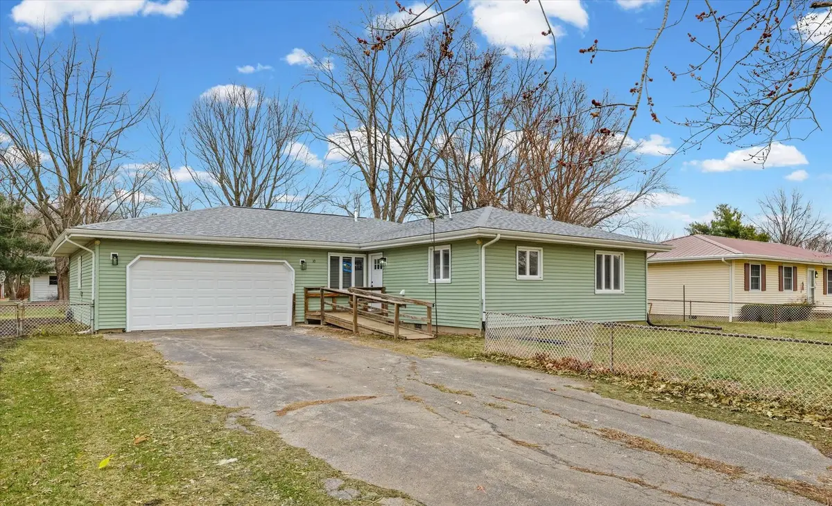 10 E Locust Street, Ashmore, IL 61912 - Image #1