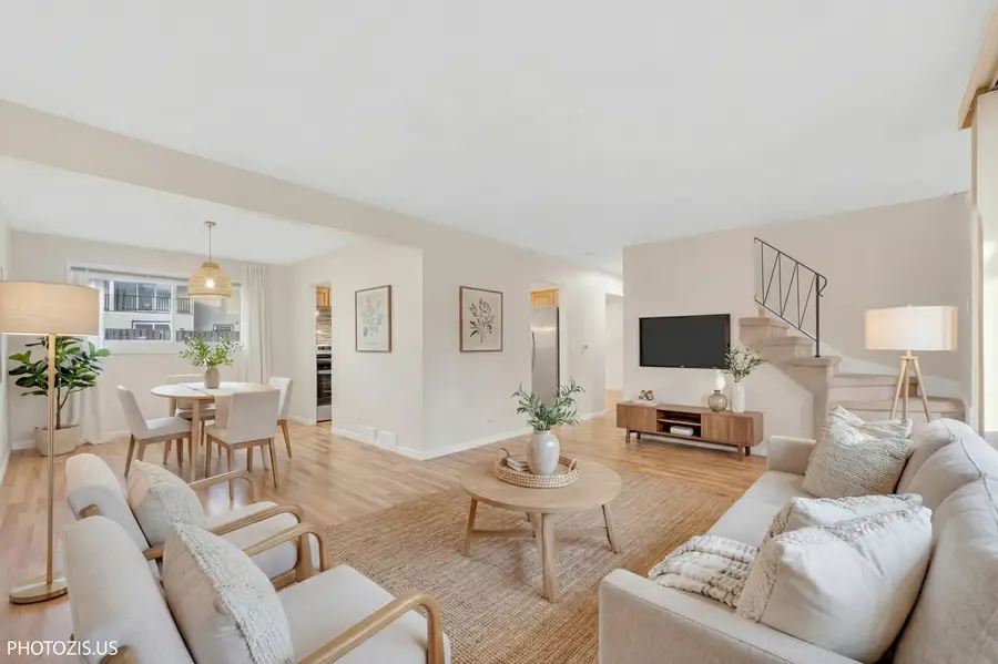 1330 S Mallard Lane, Mount Prospect, IL 60056 - Image #3