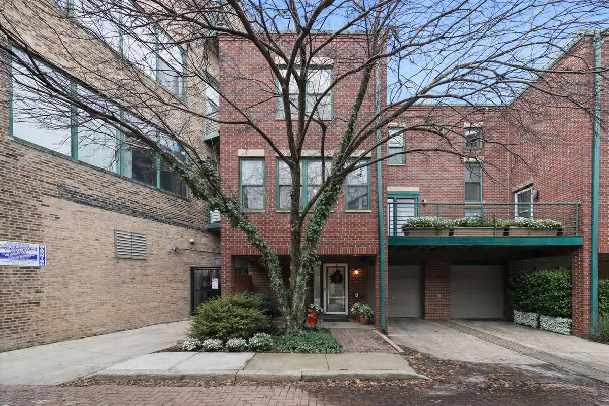 2208 W Diversey Avenue, Chicago, IL 60647 - Image #1